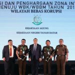 Kabadiklat Setia Untung Raih Penghargaan Zona Integritas Dari Presiden