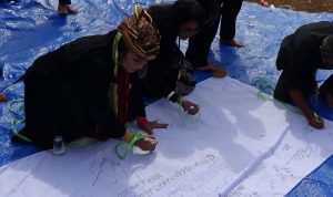 Penyanyi balada Ully Sigar Rusyadi