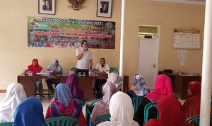 Ono Surono saat memberikan pengarahan kepada anggota Koperasi