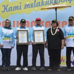 Pertamina RU VI Terima Penghargaan Rekor MURI Di saksikan Menteri  LHK Siti Nurbaya