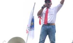 Tri Wahyudi,SE Ketua SPPBB Saat Berorasi Di Depan Istana Negara Jakarta