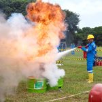 PT Pertamina RU VI Balongan Peringati Bulan K3, Gelar Lomba Fire Combat Bagi Warga