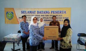 Dinsos Berikan Pelatihan Kepada PMKS