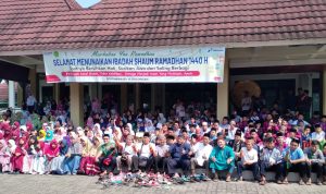 Bazma RU VI Balongan, Ajak 300 Anak Yatim Dan Kaum Duafa Shoping Gratis
