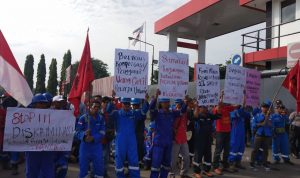 PT Pertamina TBBM Balongan Diskriminasi, Buruh Unjuk Rasa