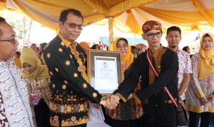 Batik Complongan Khas Indramayu Raih Rekor MURI