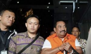 Anggota DPRD Jabar Abdul Rozaq Muslim Menerima Suap Dari Haji Carsa