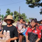 Warga Cemeti Kedokan Bunder Galang Dana Bantu Munadi Korban Kebakaran