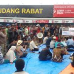 Geram Dengan Keputusan PTUN Bandung, Pedagang Pasar Baru Indramayu Kepung Cipto Gudang Rabat
