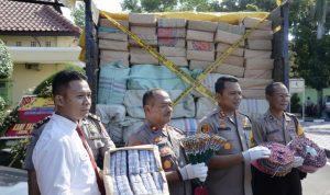 Polres Indramayu Jelang Tahun Baru Tangkap Bos Petasan