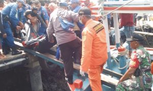 Operasi SAR Hari Kedua Survivor Masroni ABK Terjatuh Di Perairan Indramayu Ditemukan