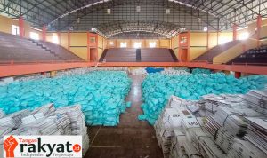Penggiat Olah Raga Dan Warga Menyesalkan Adanya Sampah Dalam Gor Singalodra