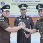 Kajari Doglas Pamino Nainggolan Pimpin Upacara Sertijab Kasie Datun