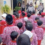 TK Sejahtera Bentuk Generasi Berkarakter Kunjungi Polsek Jatibarang