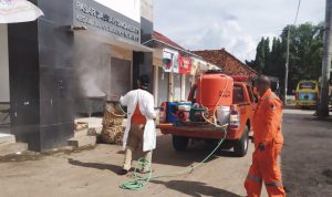 Edi Kusdiana: Sterilkan Fasum Dengan Disinfektan Cegah Covid-19