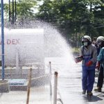 Pastikan Keamanan SPBU, Pertamina Gandeng Damkar Semprot Disinfektan