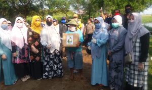 PWP RU VI Balongan Bantu Masyarakat Dampak Wabah Covid-19.