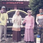 Relawan Inspirasi Rumah Zakat Semprot Disinfektan Cegah Covid-19 Di Desa Telukagung