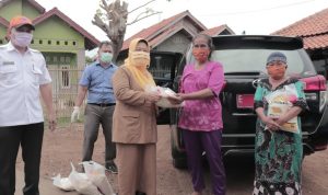 DP3A Bagikan APD Dan Sembakau Guna Kurangi Dampak Covid-19