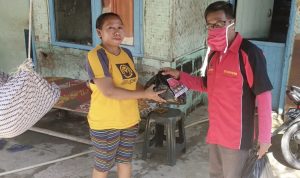 Cegah Covid-19, SNT Indramayu Semprot Disinfektan di Perumahan Nelayan