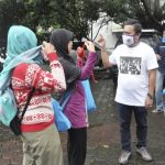 Hadapi PSBB, PWI Kota Bandung Bersama SMSI Jawa Barat Bagikan Sembako