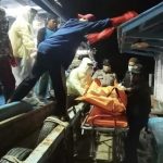 Tim Gugus Tugas Covid-19 Evakuasi Jenazah Nakhoda KM 7 GT 59 Di Karangsong