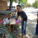 Bantu Warga Terdampak COVID-19, IWO Bagikan 1 Ton Beras di Enam Kecamatan