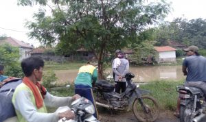 Danu Wijaya Diduga Terpeleset Di Sungai Cipelang Indramayu