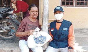 FKAM Indramayu Salurkan Bantuan Paket Sembako