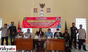 Untuk Meningkatkan Ekonomi Warga Pemdes Kapringan Selenggarakan Pelatihan Pembuatan Telur Asin