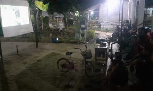 Pemuda PUI Kabupaten Indramayu Bersama Warga Nobar Film K.H Abdul Halim Sang Pemersatu