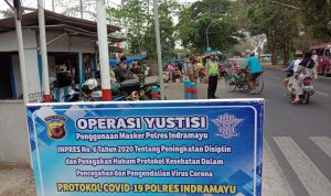 Tiga Pilar TNI, Polri dan Pol PP Kecamatan Karangampel Giat Ops Yustisi Secara Stasioner