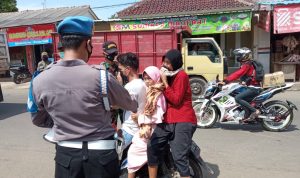 Baru Dua hari Menjabat Sebagai Kapolsek Tukdana, Iptu Iwa Mashadi, SH.,MH Langsung Pimpin Operasi Yustisi Pendisipilan Masyarakat