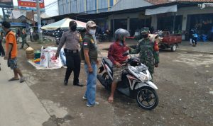 Polsek Lohbener Jajaran Polres Indramayu Polda Jabar Bersama Koramil Dan Satpol PP Lakukan Patroli Dialogis Disiplin Protokol Kesehatan