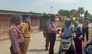 Personel Polsek Bongas Jajaran Polres Indramayu Bersama TNI Dan Satpol PP Kecamatan rutin Laksanakan Ops Yustisi