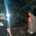 Kapolsek Cikedung Jajaran Polres Indramayu Polda Jabar serta Koramil Cikedung Turun Langsung Dalam Penanganan Bencana Alam