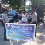 Polsek Indramayu Jajaran Polres Indramayu Polda Jabar Bersama Tim Gabungan Koramil dan Satpol PP Gelar Operasi Yustisi