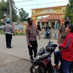 Polsek Kroya Jajaran Polres Indramayu bersama TNI dan Satpol PP Terus Berupaya Menekan Penyebaran Covid-19 dengan Operasi Yustisi