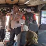 Polsek Losarang Bersama Koramil dan Satpol PP Tegakan Prokes di Penumpang Bus Dan Elp
