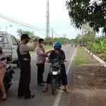 Jelang Pergantian Tahun, Polsek Kedokanbunder jajaran Polres Indramayu Polda Jabar Bersama Koramil Serta Satpol PP Gencar Laksanakan Ops Yustisi Prokes