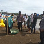 Polsek Indramayu jajaran Polres Indramayu Bersama Satpol PP dan Tagana melaksanakan pengawasan Serta Himbauan Prokes di Obyek Wisata