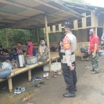 Polsek Kandanghaur Kembali Laksanakan Himbauan Kepatuhan Protoko Kesehatan di Objek Wisata Lokal Pantai Darussalam Eretan Kulon