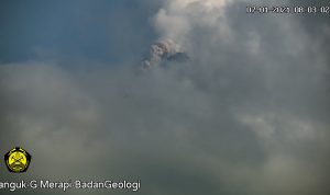 Gunung Merapi Keluarkan Guguran Awan Panas, Status Masih Siaga