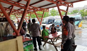 Polsek Sindang Bersama Koramil Laksanakan Kegiatan Operasi Yustisi di Terminal Sindang