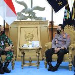 Kunjungi KSAU, Kapolri Harap Sinergitas Dari Atas Hingga Bawah Tegakan Displin Prokes Masyarakat