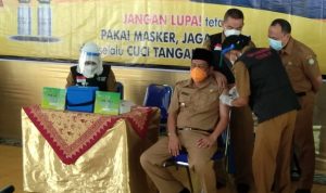 Tensi Darah Plt Bupati Indramayu Naik, Gagal Jadi Orang Pertama Divaksinasi
