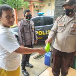 Polsek Tukdana Sosialisasi Surat Edaran Bupati Tentang PPKM