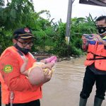 Indramayu Banjir, KRI Bantu Evakuasi Warga