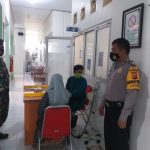 Bhabinkamtibmas Bersam Tim Gugus Tugas Cek Lakukan Tes Swab