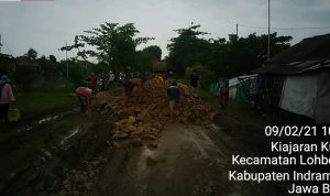Pelaksana Proyek Rehabilitasi Saluran Irigasi, PT. Bumi Karsa-Pranggong Respon Baik Keluhan Warga